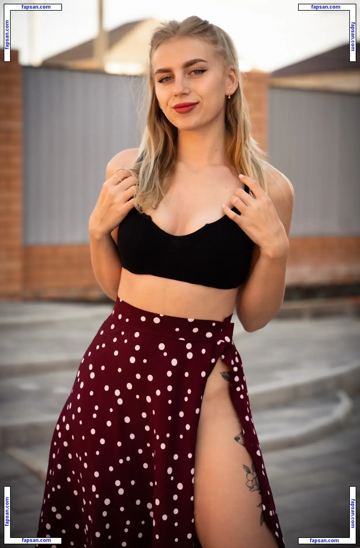 Msyuliyafox nude photo #0001 from OnlyFans