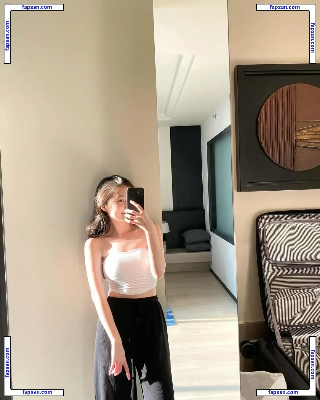 mung.yu nude photo #0011 from OnlyFans