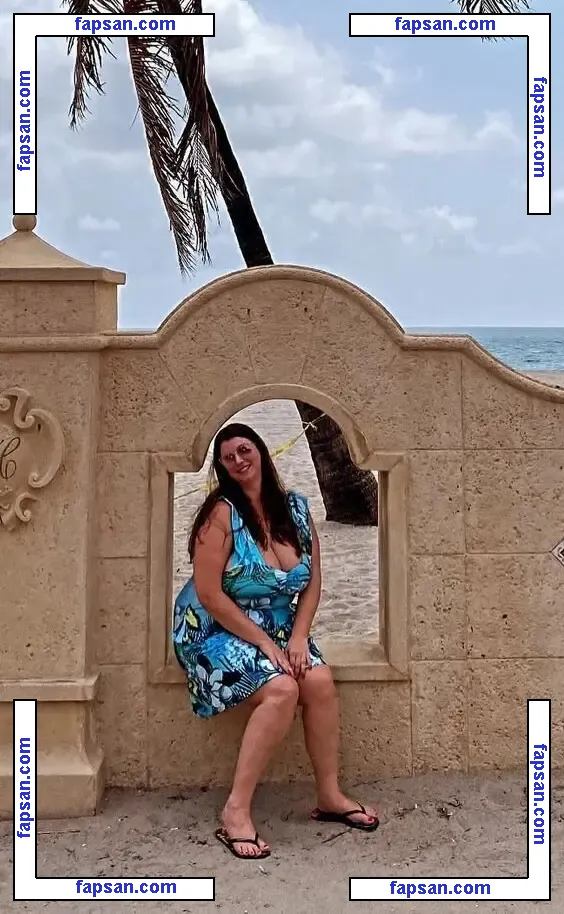 Munick Davanzo nude photo #0003 from OnlyFans