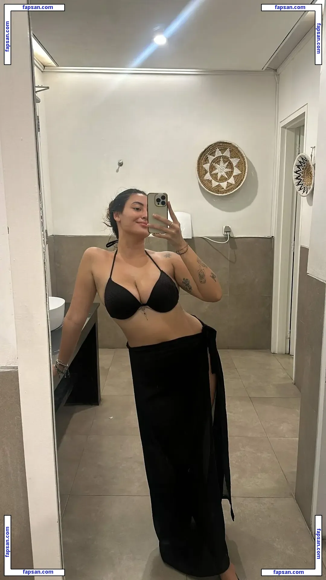Mutiara Hazle nude photo #0007 from OnlyFans