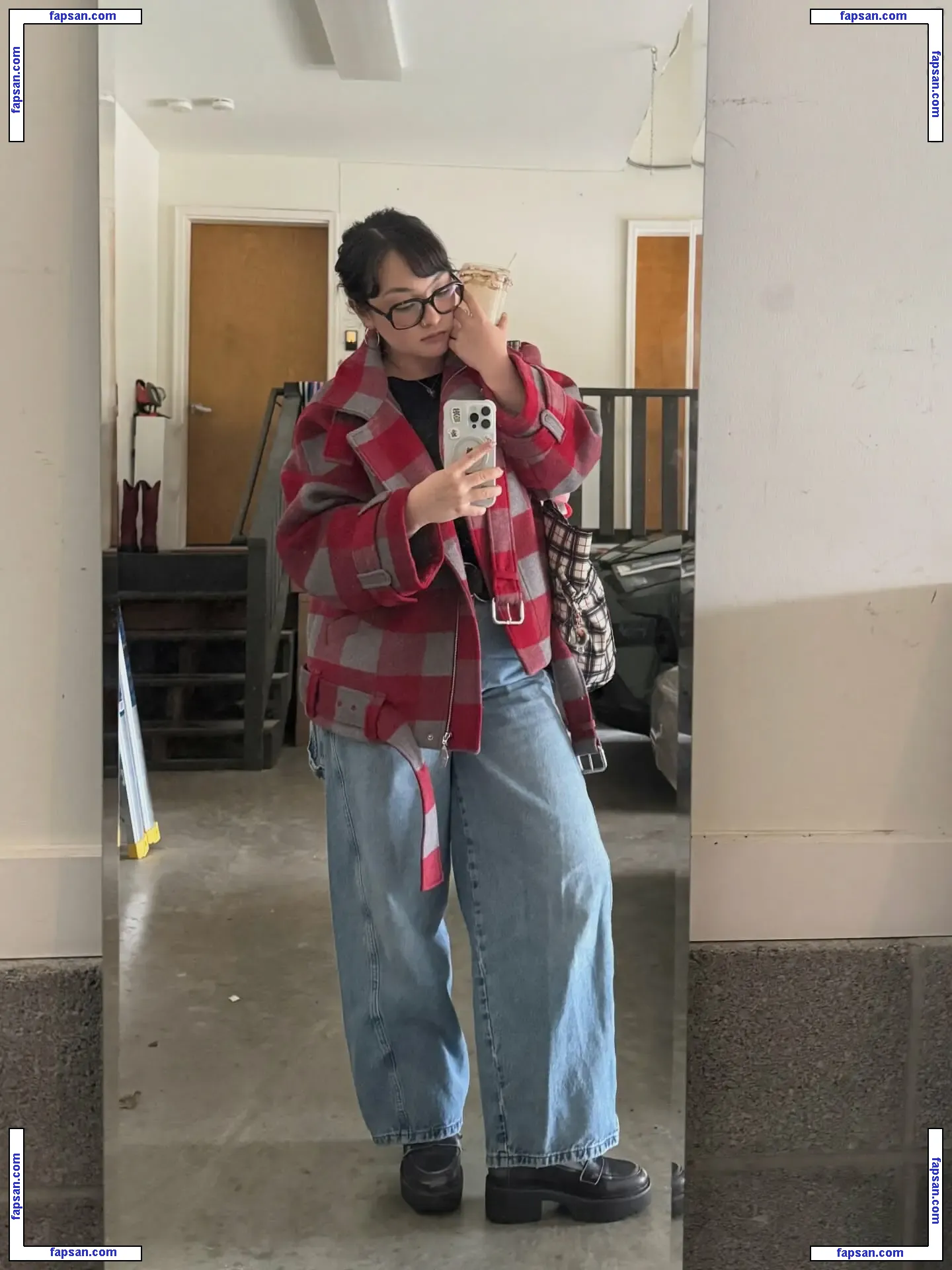 Mxmtoon голая фото #0023 с Онлифанс