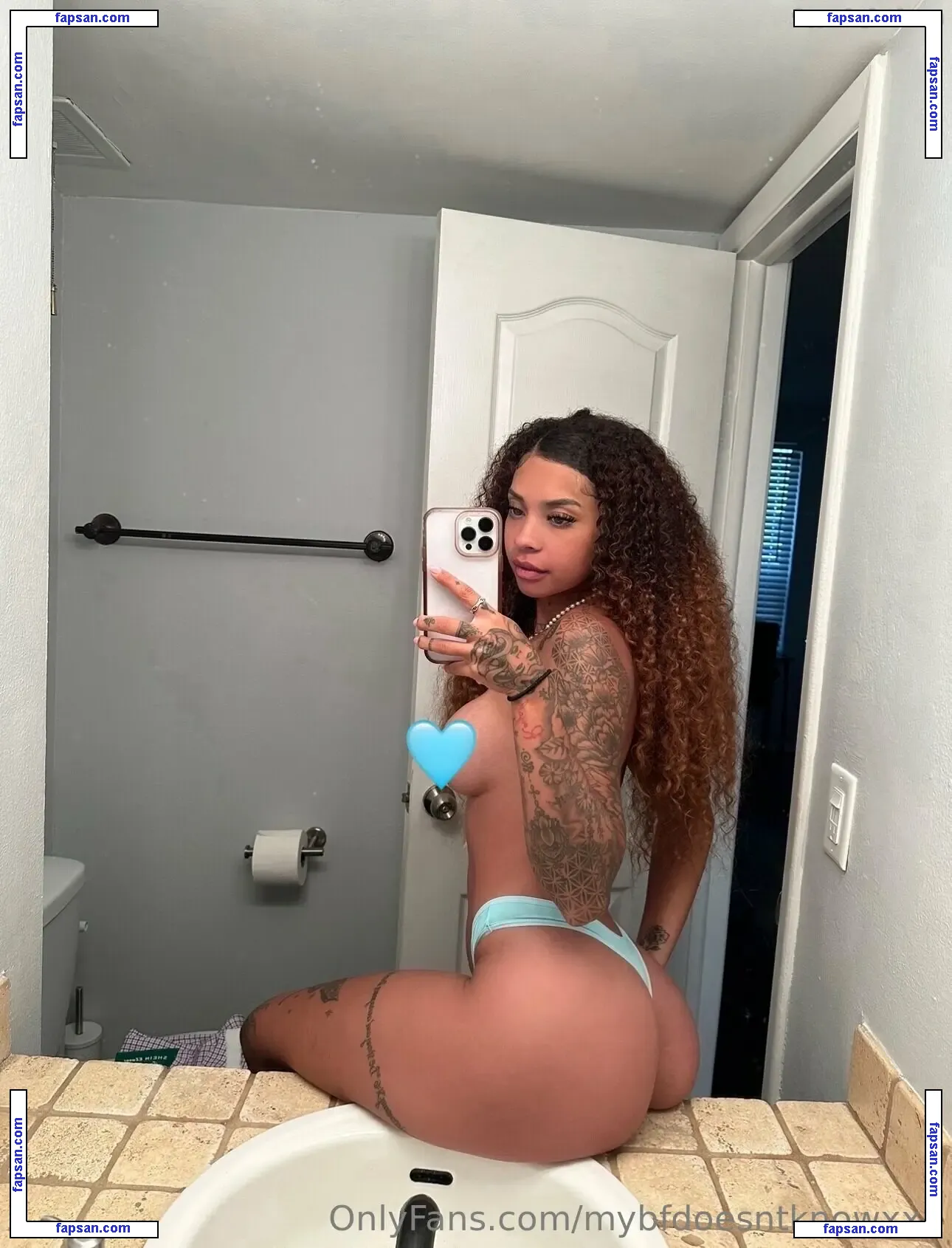 mybfdoesntknowxxx nude photo #0011 from OnlyFans