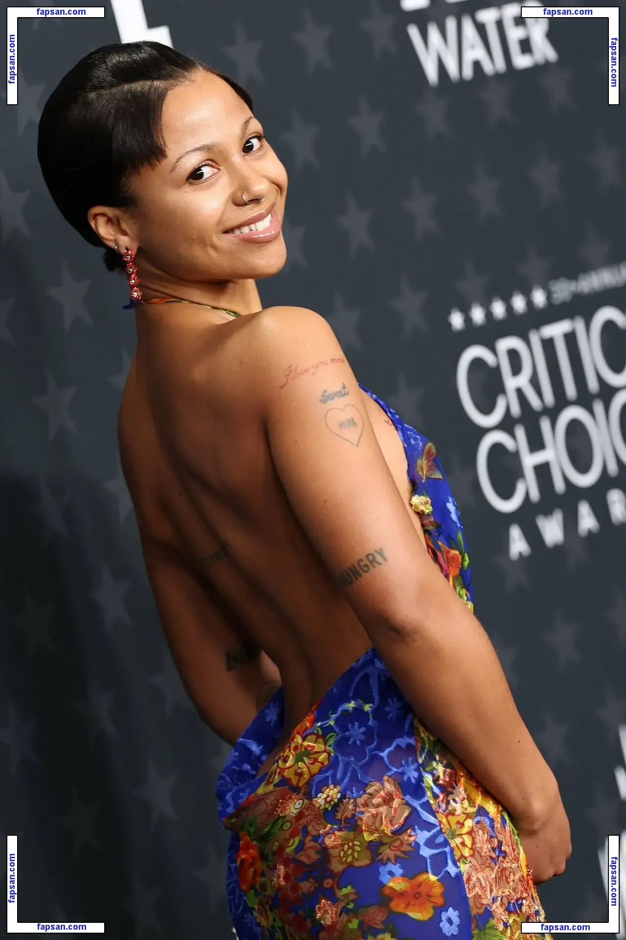 Myha'la Herrold голая фото #0003 с Онлифанс