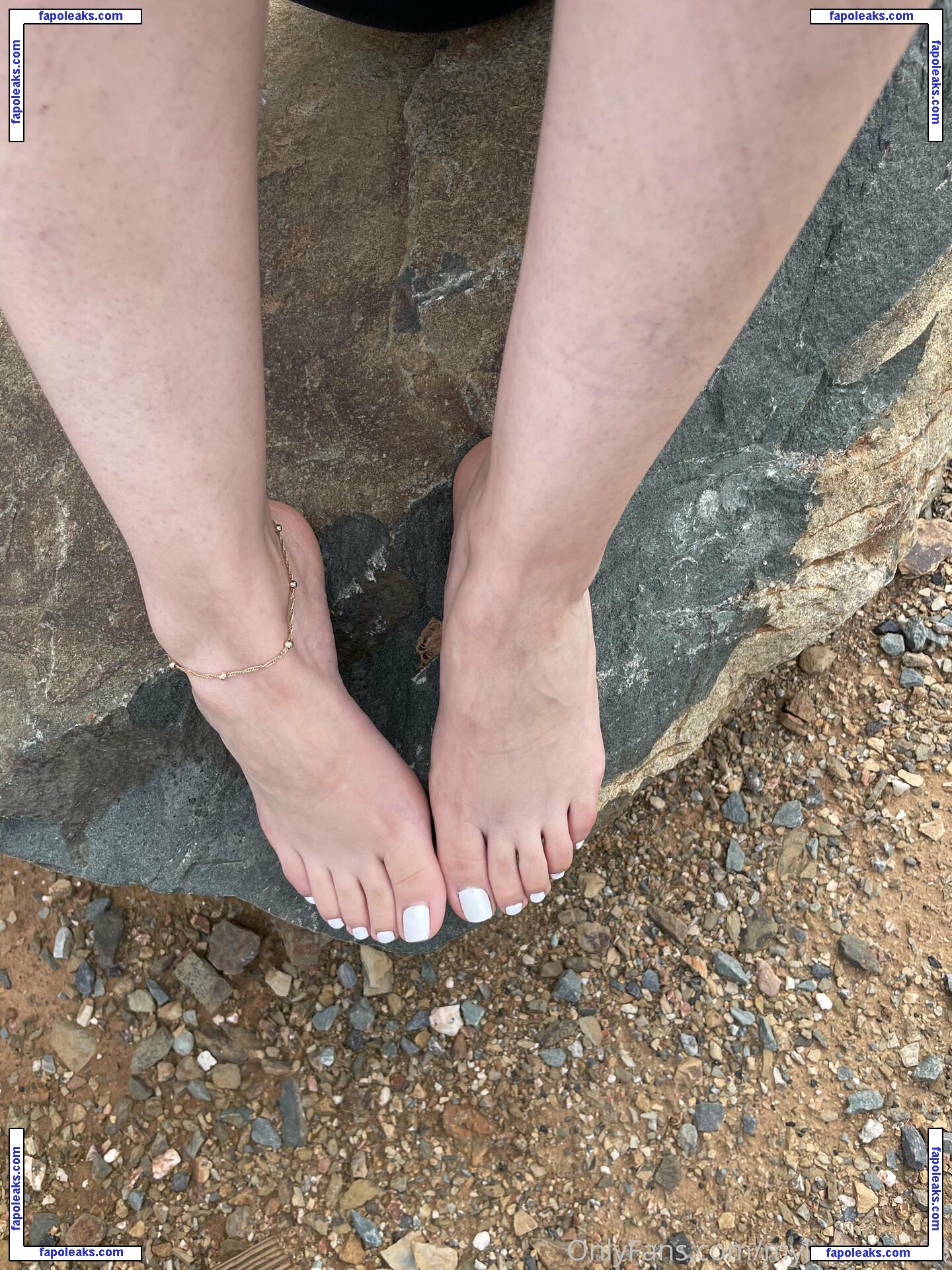 mylittletoes93 / mylittlestinkyphotography nude photo #0009 from OnlyFans