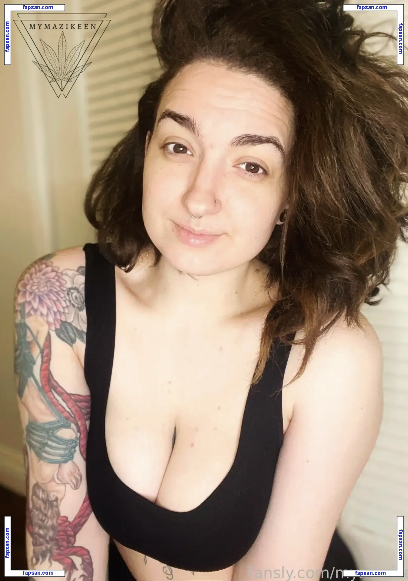 mymazikeen nude photo #0031 from OnlyFans