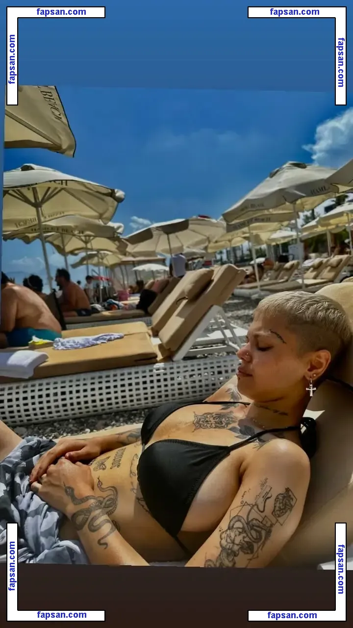 Myorenzii nude photo #0010 from OnlyFans