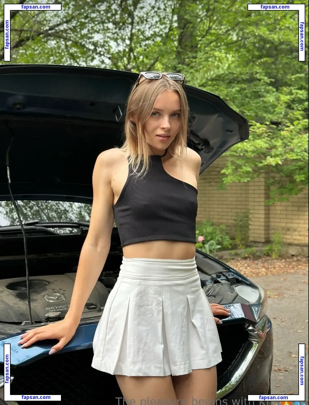 Mysterious_kris nude photo #0009 from OnlyFans