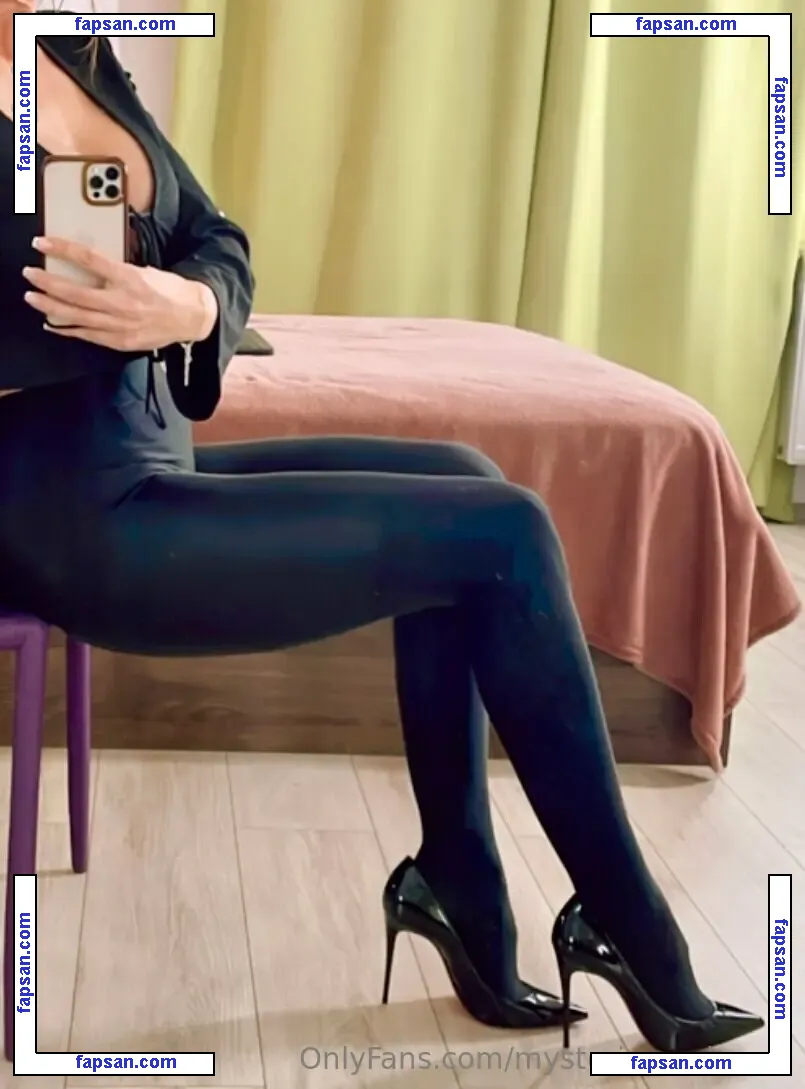 mysteriousmissred nude photo #0001 from OnlyFans