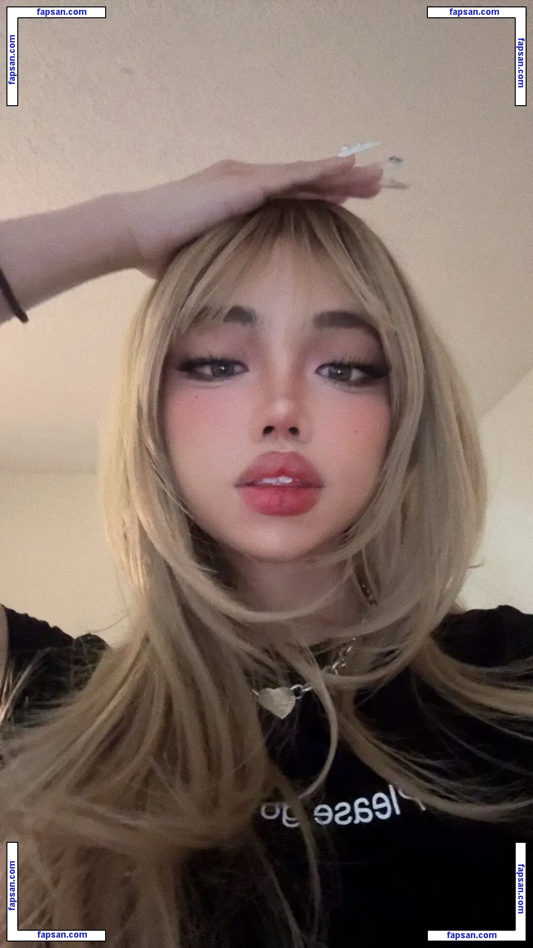 Nabee nude photo #0003 from OnlyFans