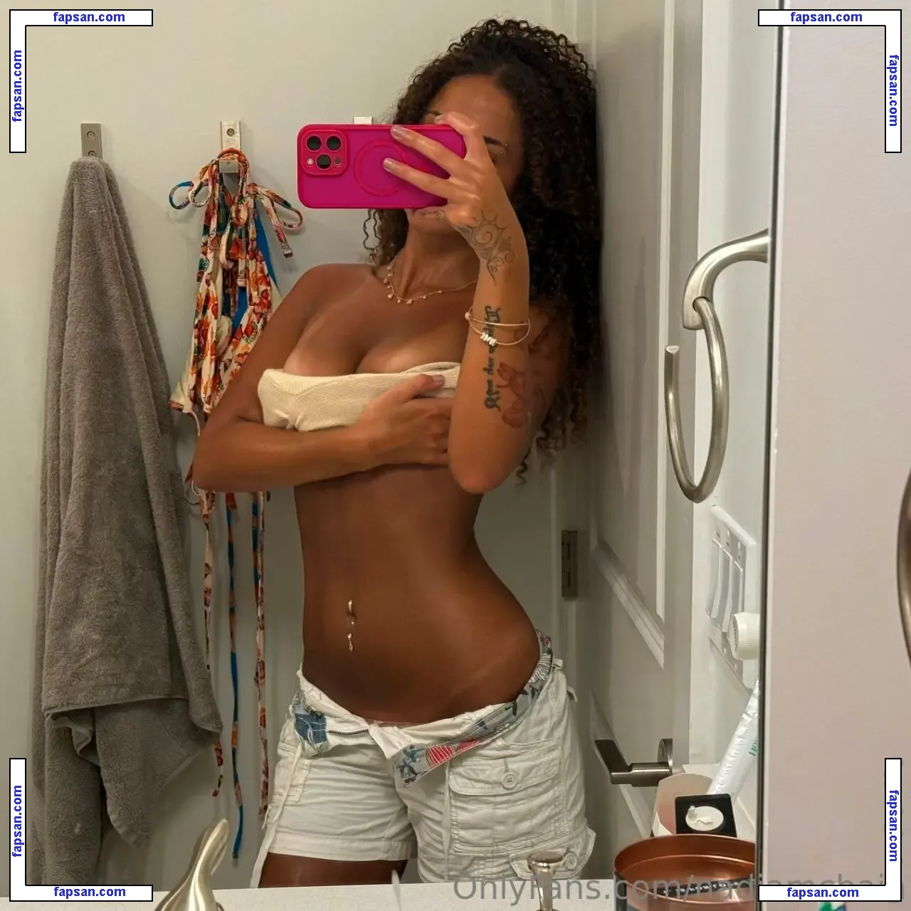 Nadia Estelle голая фото #0010 с Онлифанс