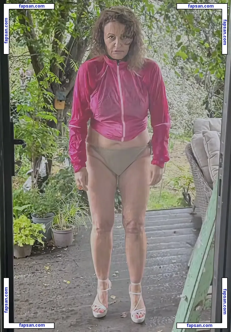 Nadia Sawalha / nadiasawalha nude photo #0023 from OnlyFans