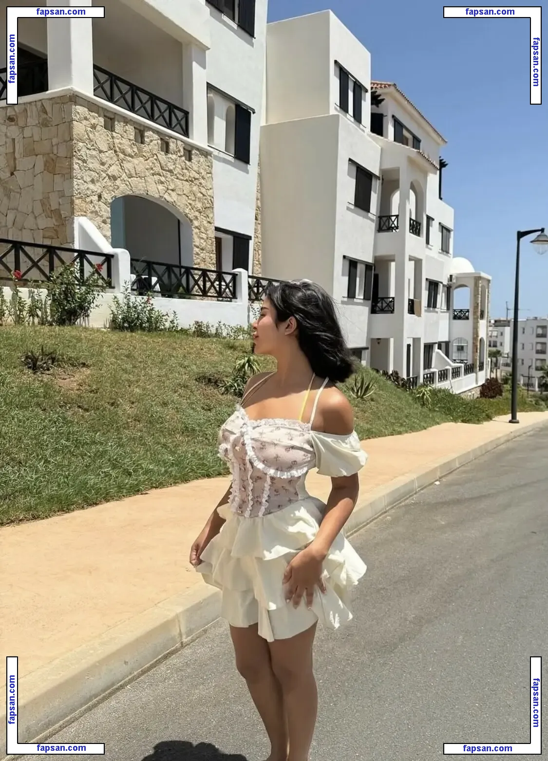 nadiasultanx nude photo #0009 from OnlyFans