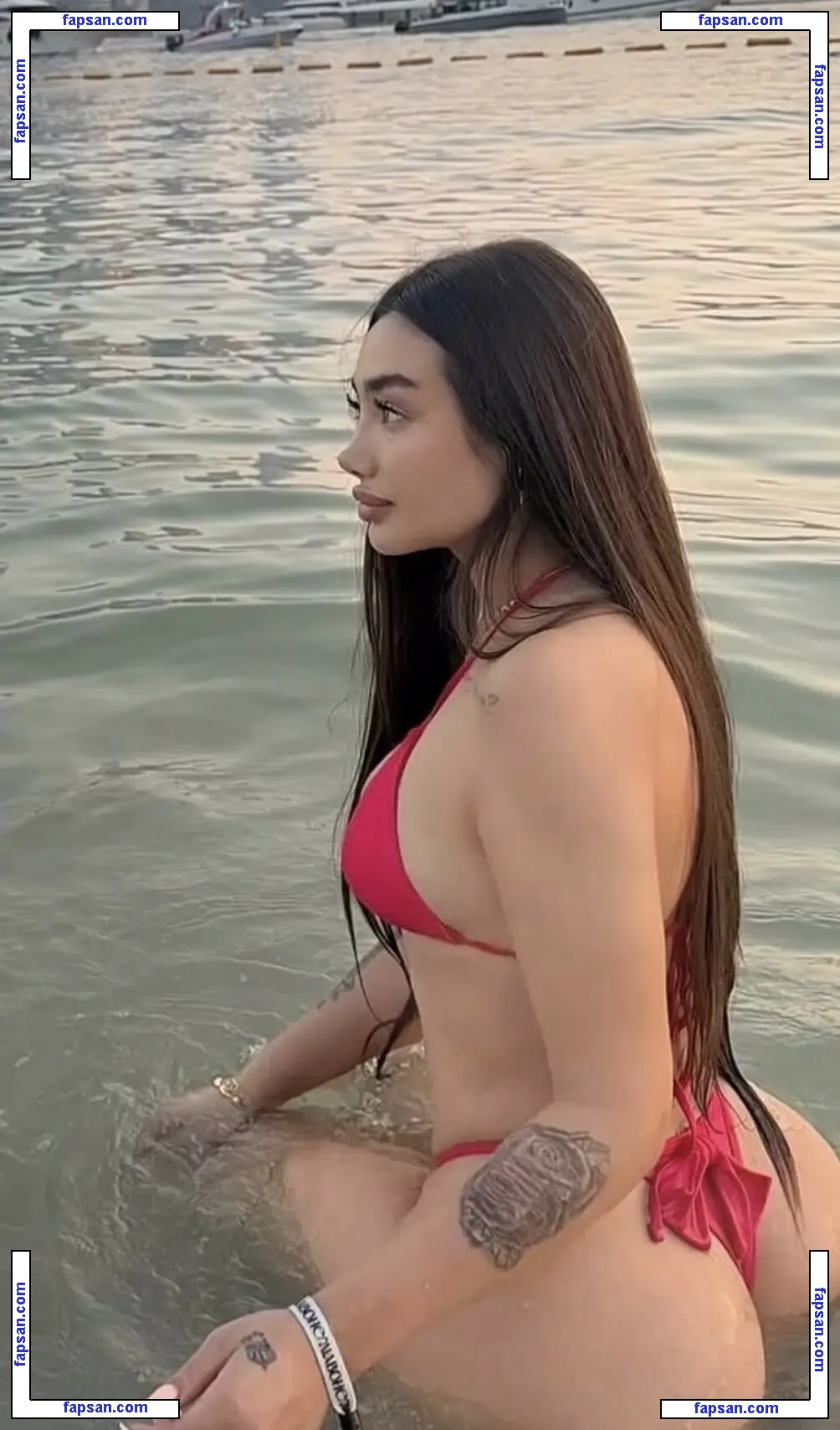 nadiasultanx nude photo #0018 from OnlyFans