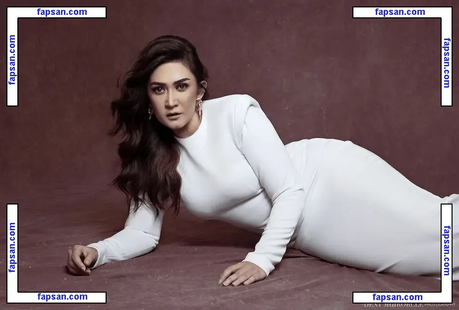 Nafa Urbach nude photo #0001 from OnlyFans