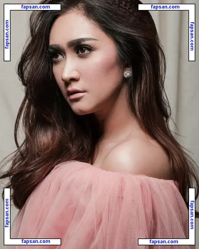 Nafa Urbach nude photo #0005 from OnlyFans