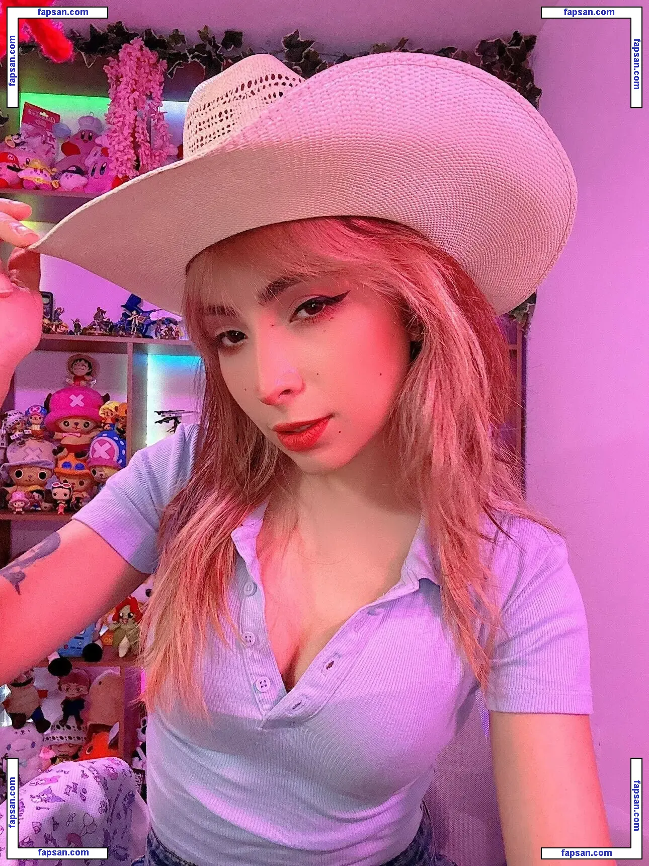 Nanatyx nude photo #0013 from OnlyFans