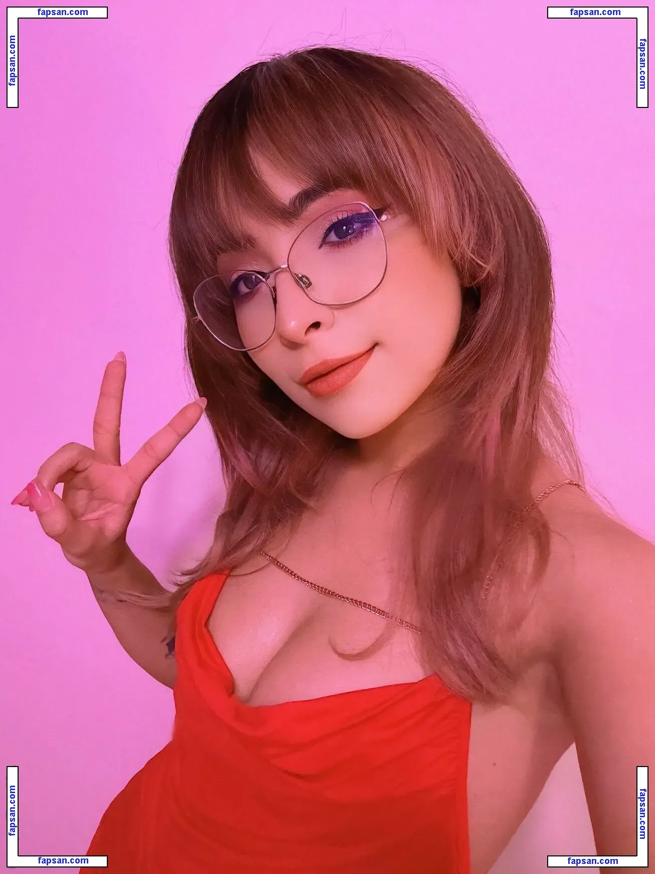 Nanatyx nude photo #0023 from OnlyFans