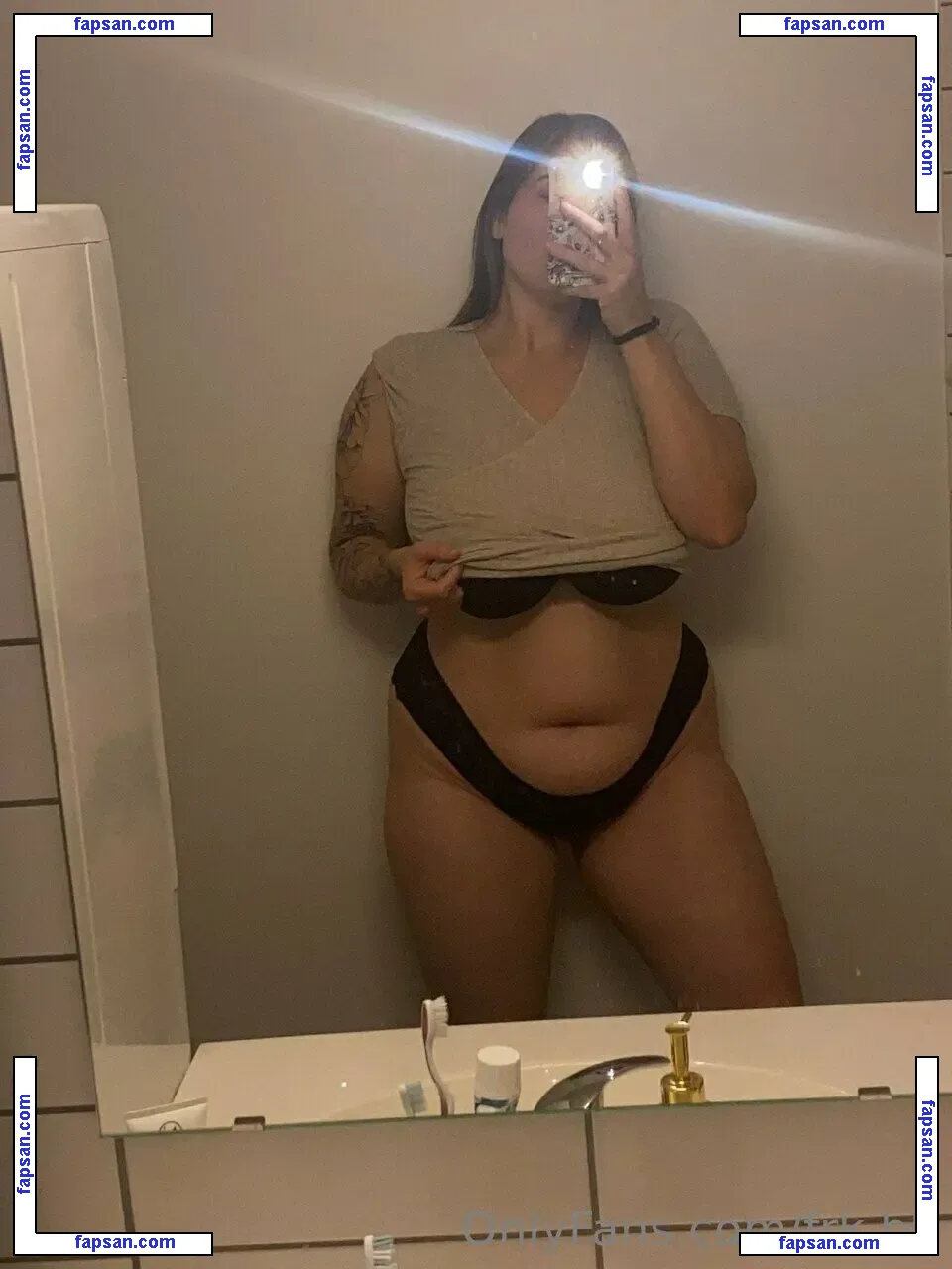 Nanna Frk.bb nude photo #0004 from OnlyFans