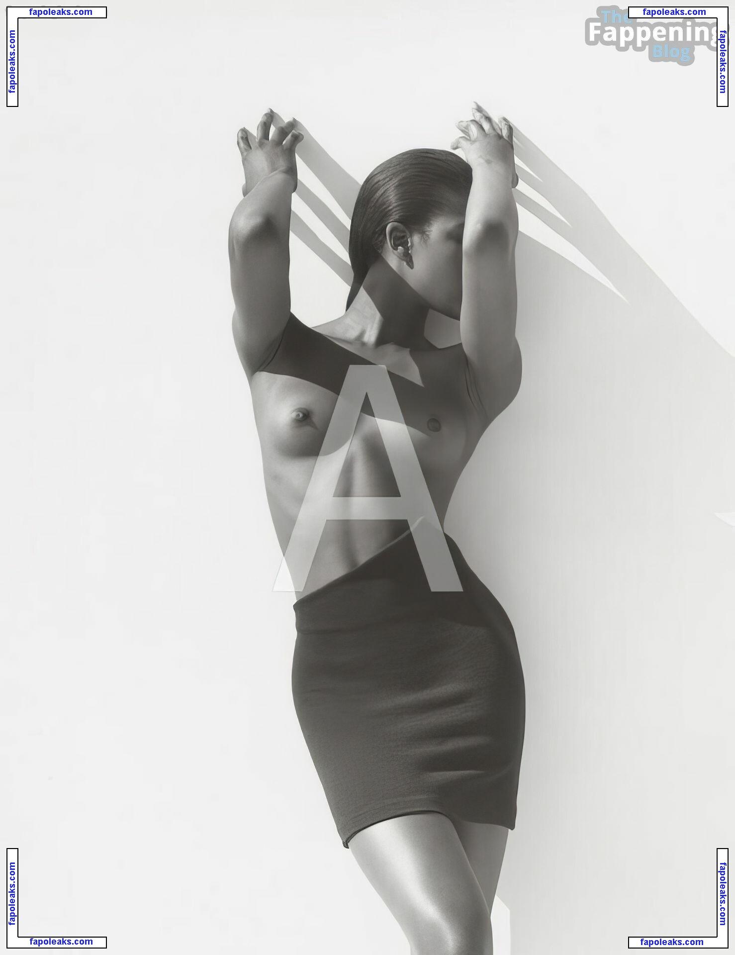 Naomi Campbell / naomi / poosycatbaby голая фото #0635 с Онлифанс