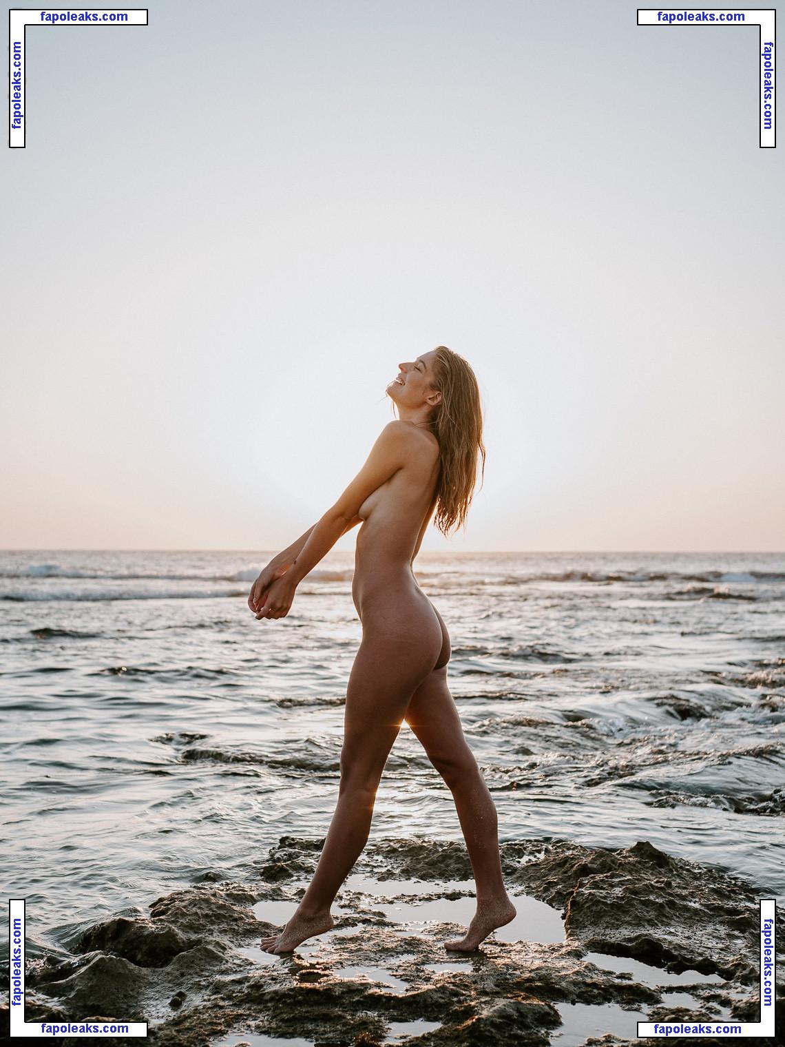 Naomi Holt голая фото #0016 с Онлифанс