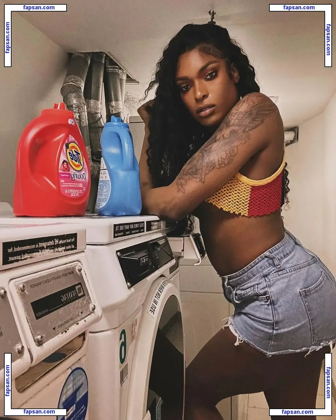 Naomi Whistledown голая фото #0007 с Онлифанс