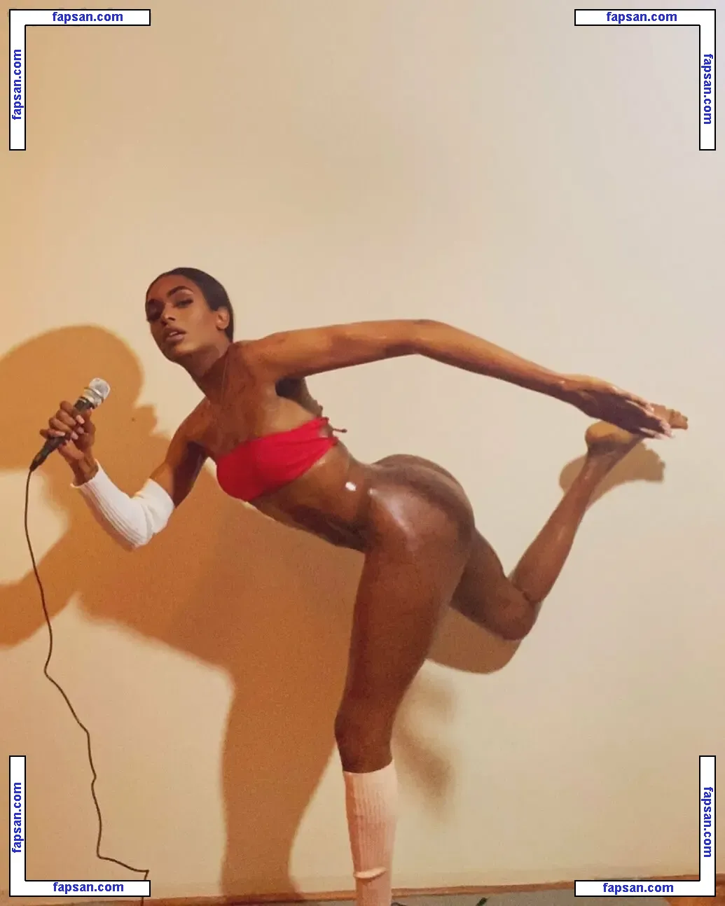 Naomi Whistledown голая фото #0009 с Онлифанс