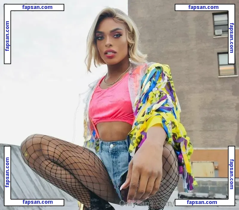 Naomi Whistledown голая фото #0020 с Онлифанс