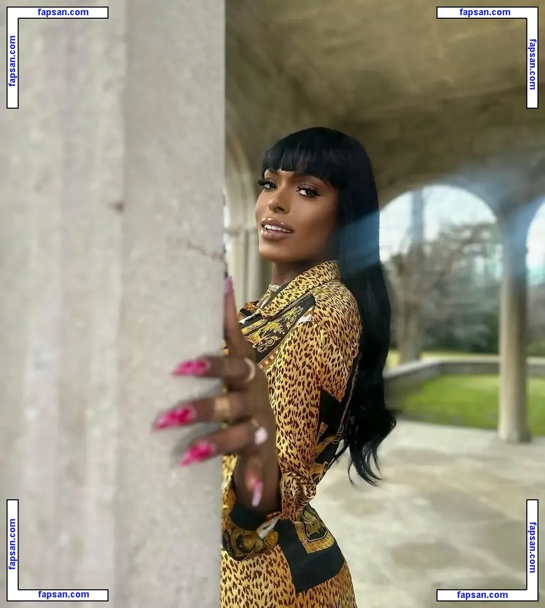 Naomi Whistledown голая фото #0025 с Онлифанс