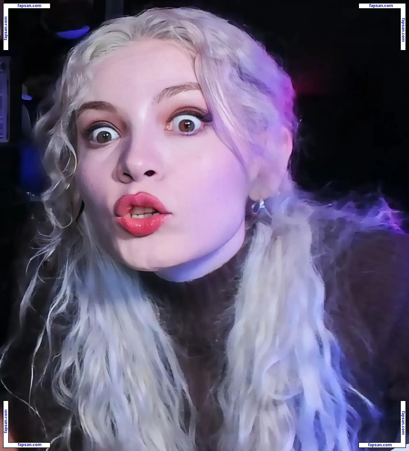 napiyoruzbizki голая фото #0001 с Онлифанс