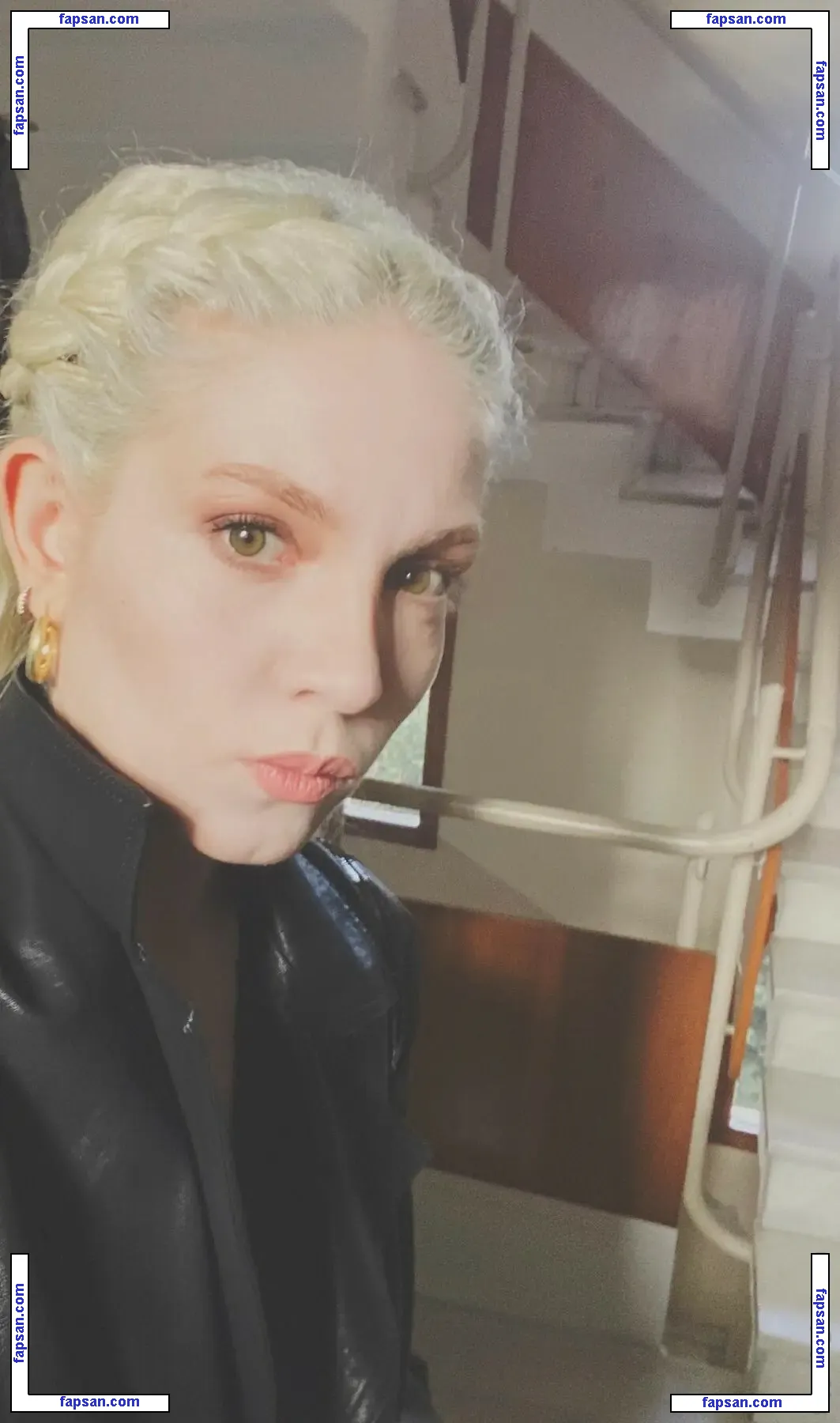 napiyoruzbizki голая фото #0002 с Онлифанс