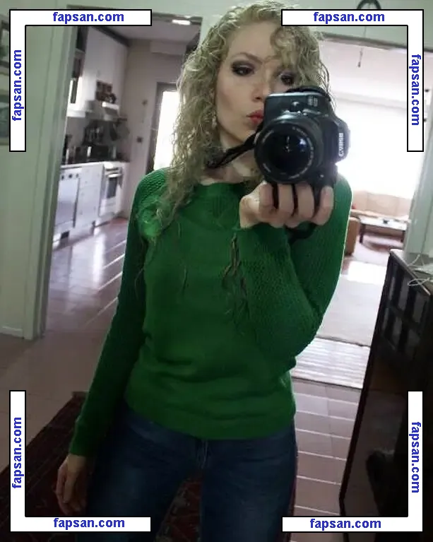 napiyoruzbizki голая фото #0006 с Онлифанс