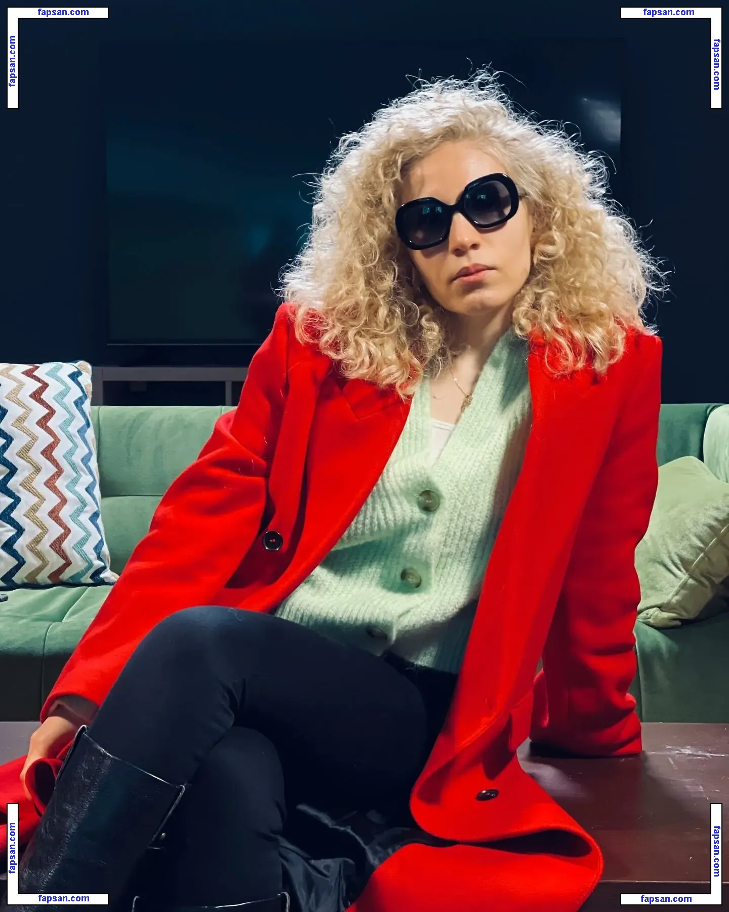 napiyoruzbizki голая фото #0013 с Онлифанс