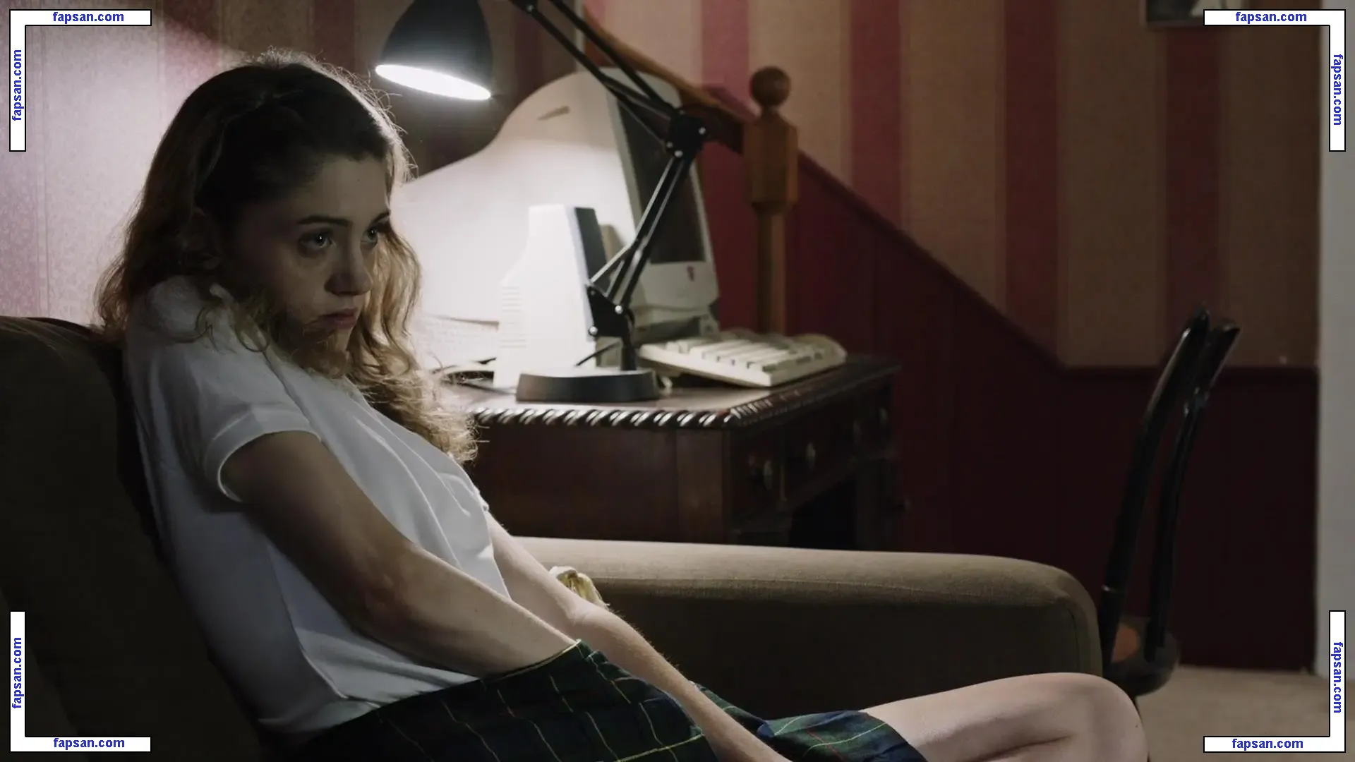 Natalia Dyer nude photo #0011 from OnlyFans