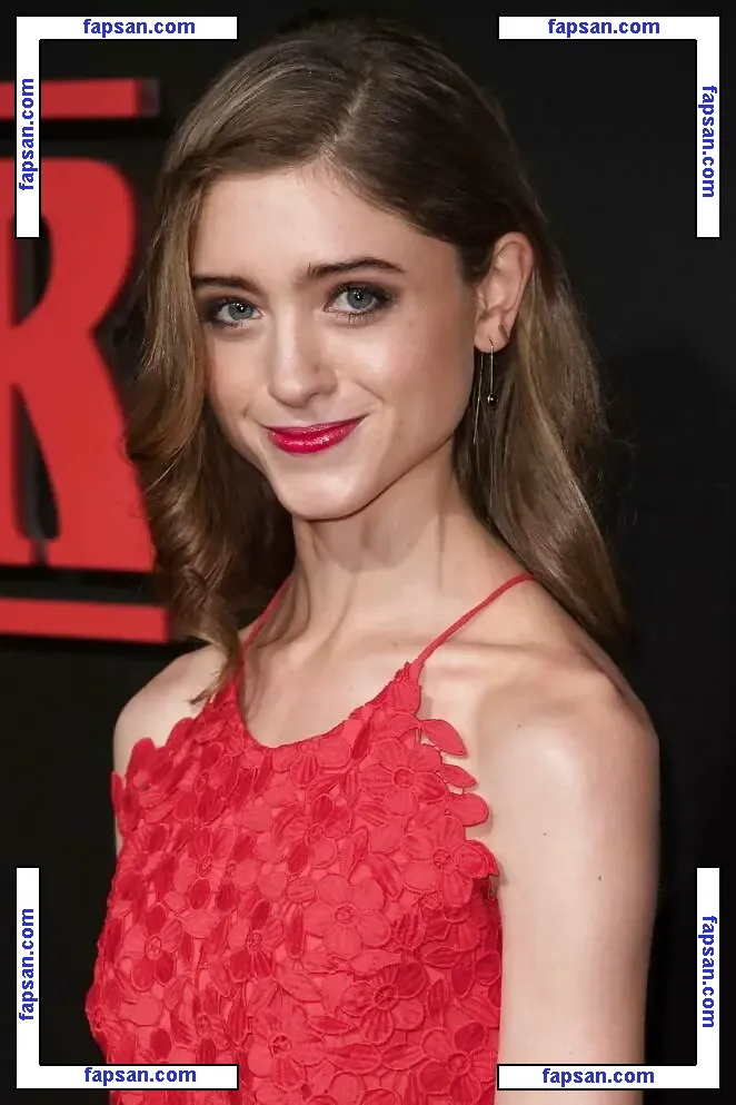 Natalia Dyer голая фото #0126 с Онлифанс