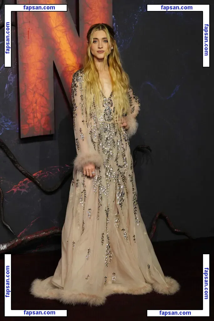 Natalia Dyer голая фото #0256 с Онлифанс