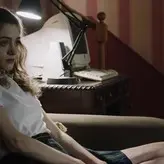 Natalia Dyer голая #0008