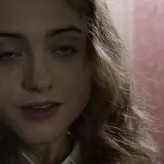 Natalia Dyer голая #0009