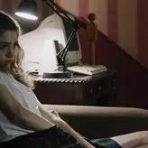 Natalia Dyer голая #0011