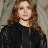 Natalia Dyer голая #0121