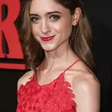 Natalia Dyer голая #0126