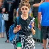 Natalia Dyer голая #0129