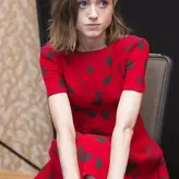 Natalia Dyer голая #0186