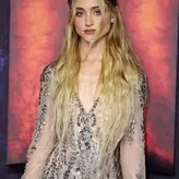 Natalia Dyer голая #0226