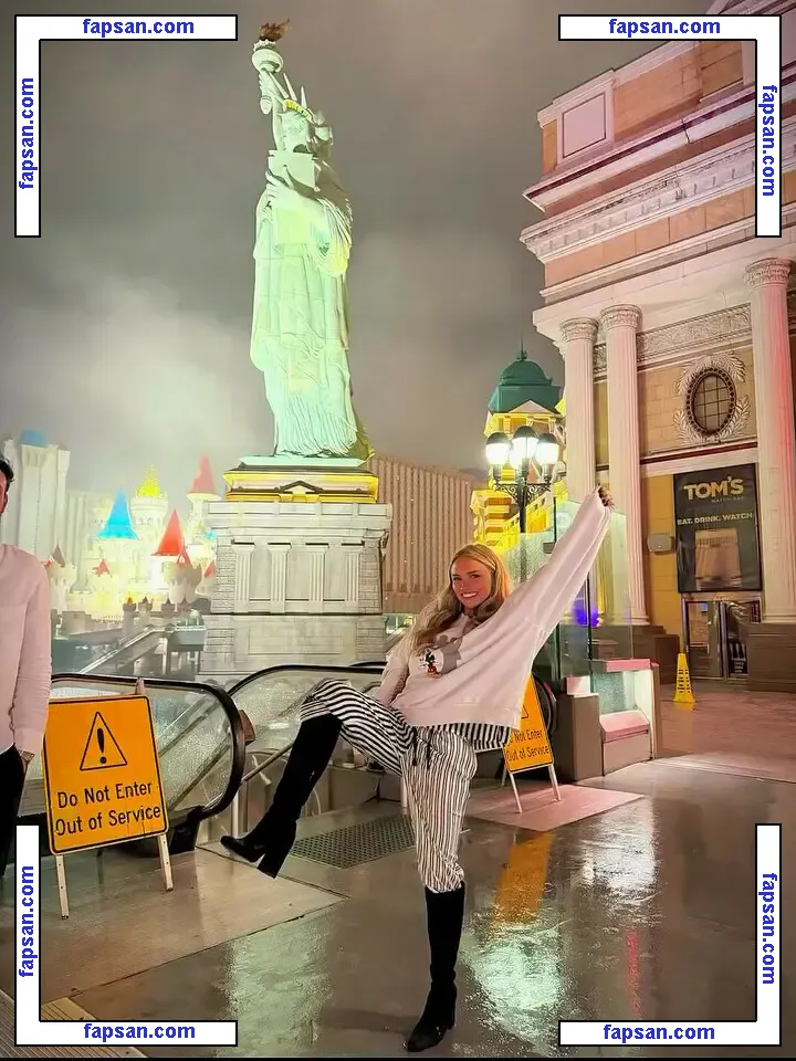 Natalie Alyn Lind голая фото #0585 с Онлифанс