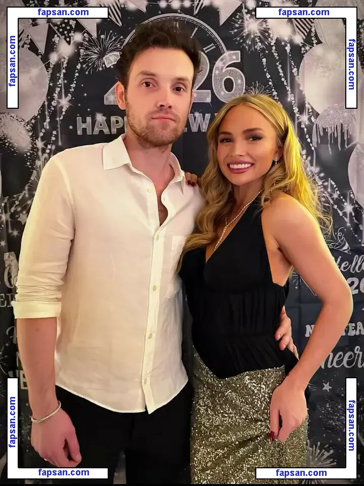 Natalie Alyn Lind голая фото #0588 с Онлифанс