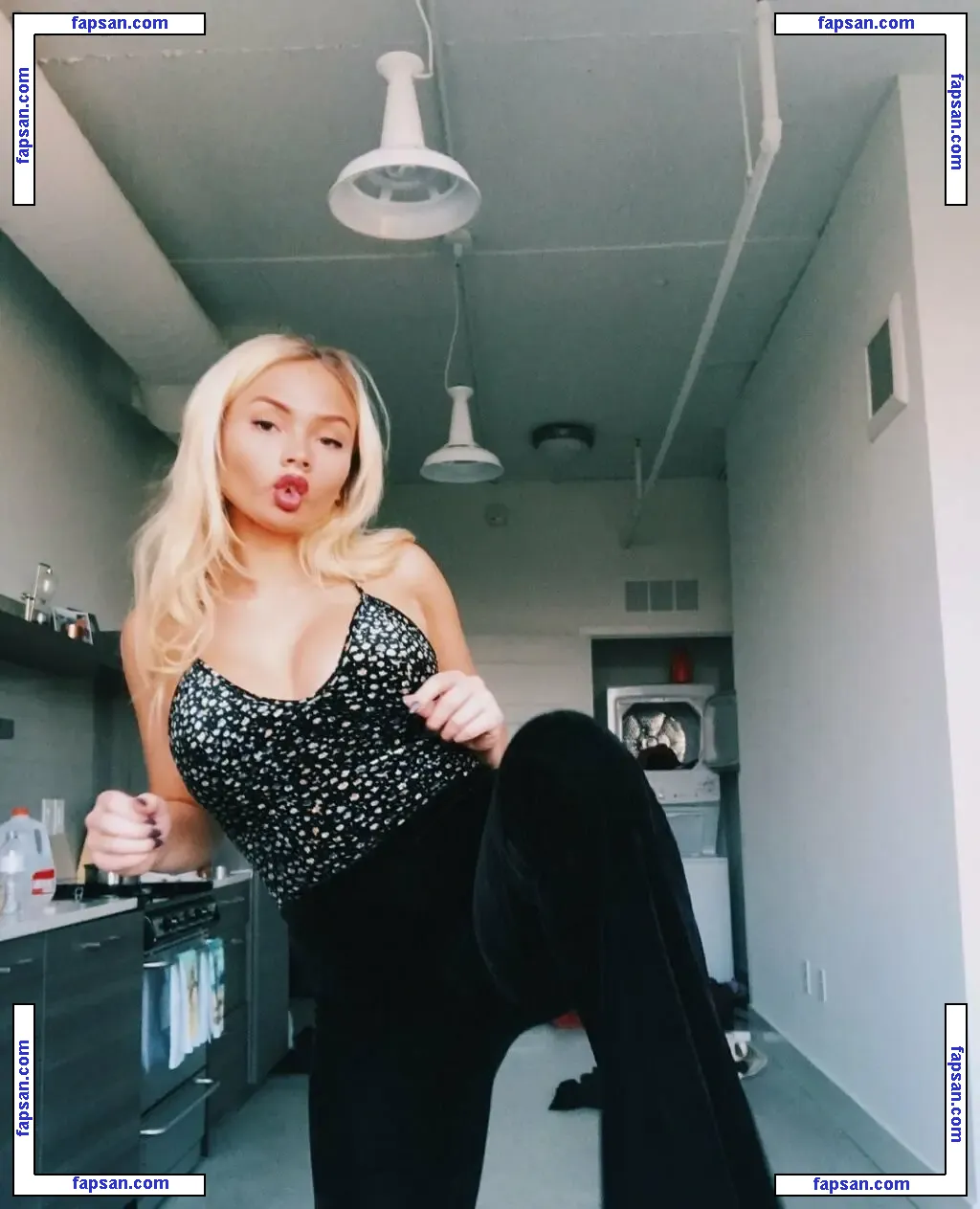 Natalie Lind nude photo #0016 from OnlyFans