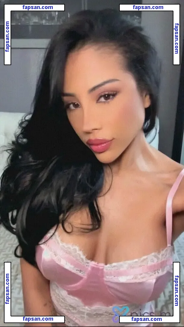 Natalie Y Ospina nude photo #0008 from OnlyFans