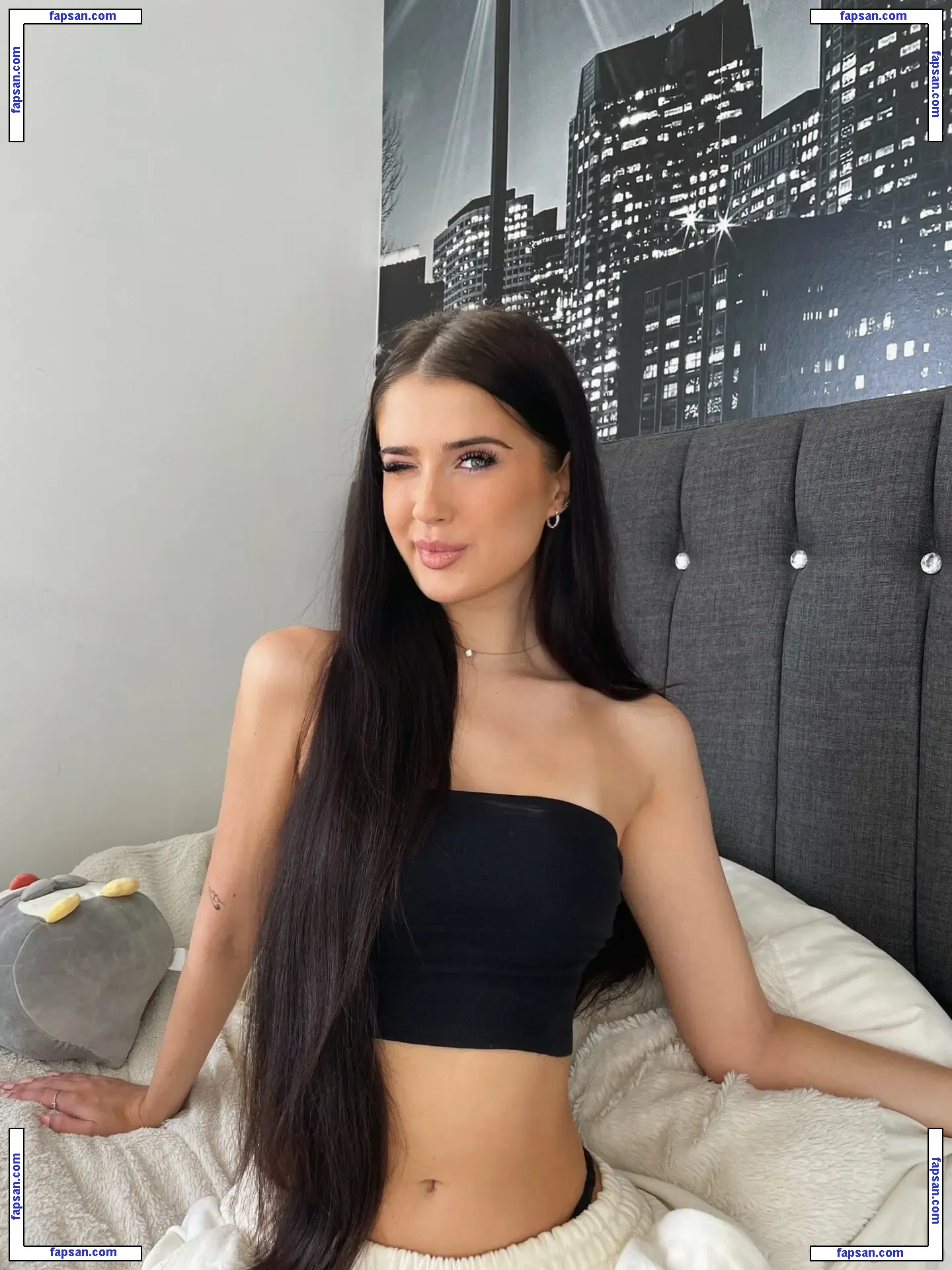 nataliebarness nude photo #0006 from OnlyFans