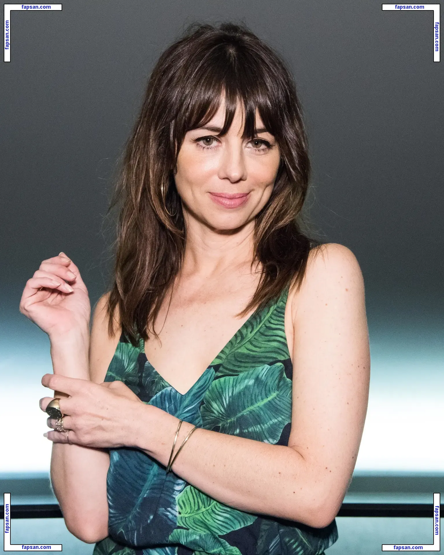 Natasha Leggero голая фото #0094 с Онлифанс