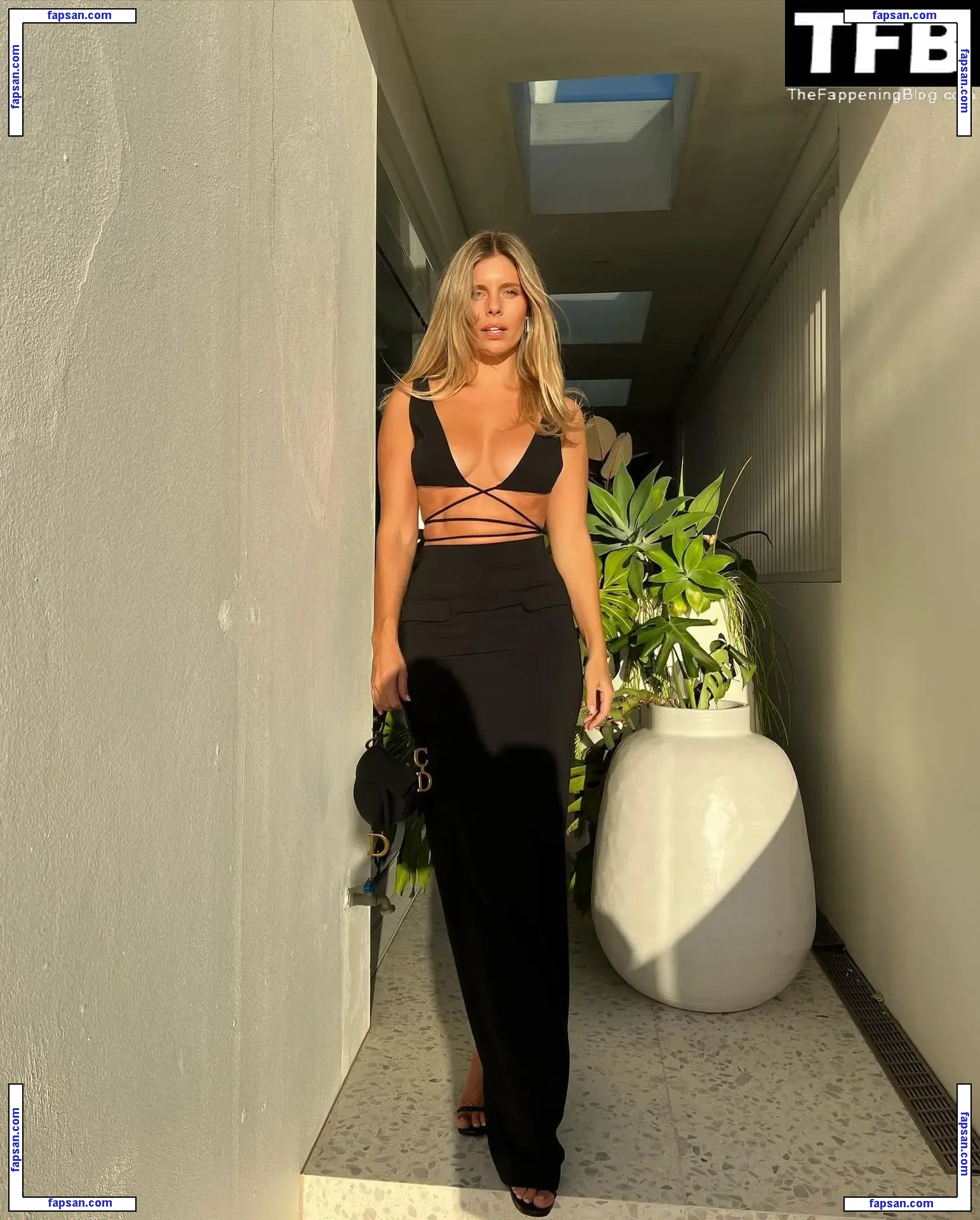 Natasha Oakley nude photo #0375 from OnlyFans